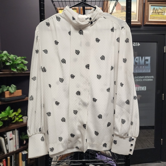 Vintage Tops - VINTAGE Setiage Mock Neck White Blouse with Black Leaves 18